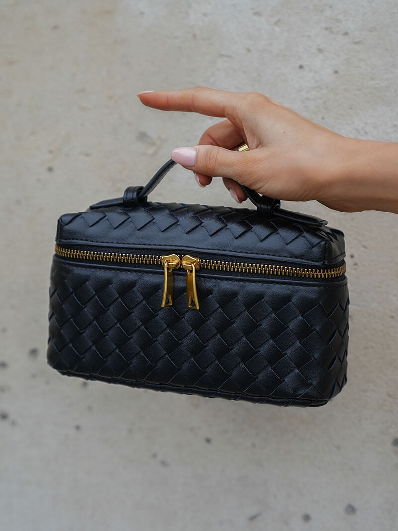 Women’s Shoulder Bag with Adjustable Strap