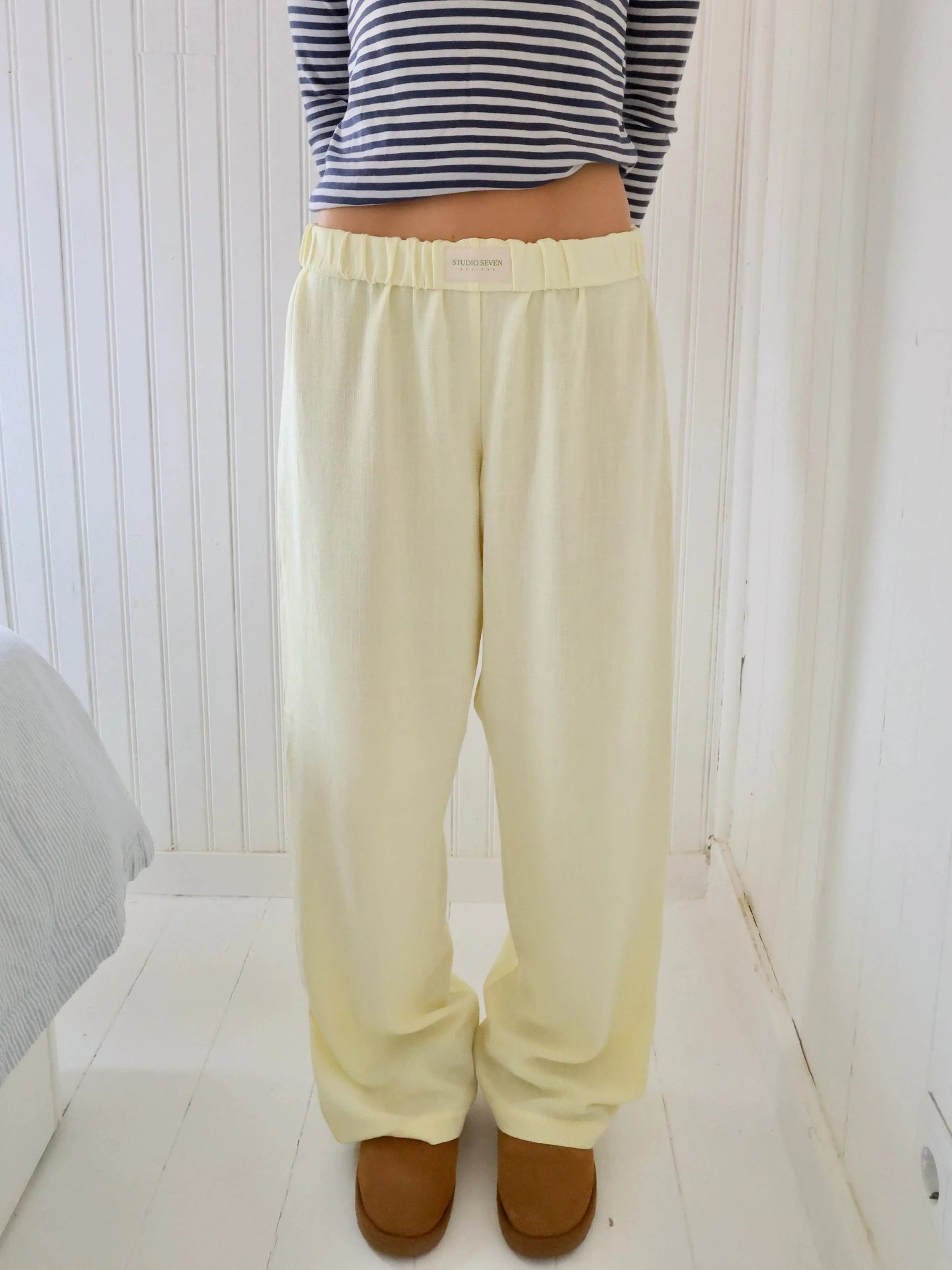 Women's Trousers With Elastic Waistband