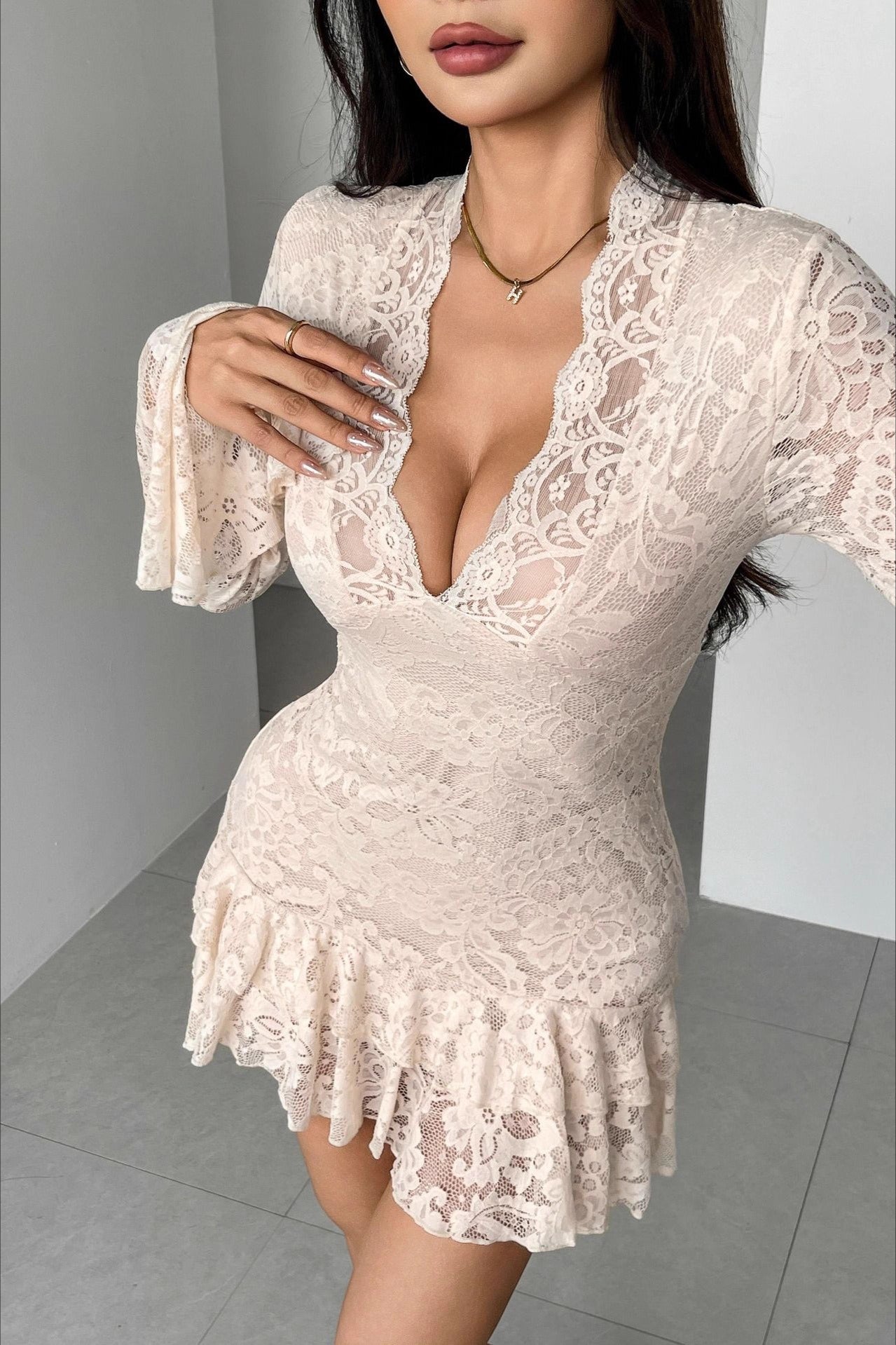 Sexy V Neck Ruffled Lace Dress