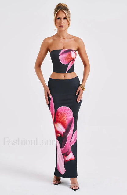 Allegra Top - Trendy Black Floral Print