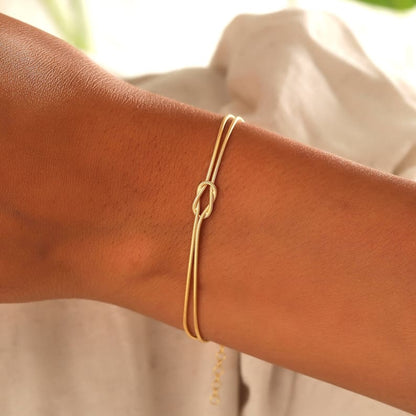 Women's Stylish Love Knot Bracelet In An Elegant Design – Timeless Wrist Jewelry