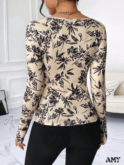 Amy Fashion - Floral Print Sweetheart Neck Twist Front Tee