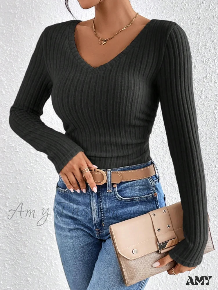 Amy Fashion - Solid V Neck Ribbed Knit Tee