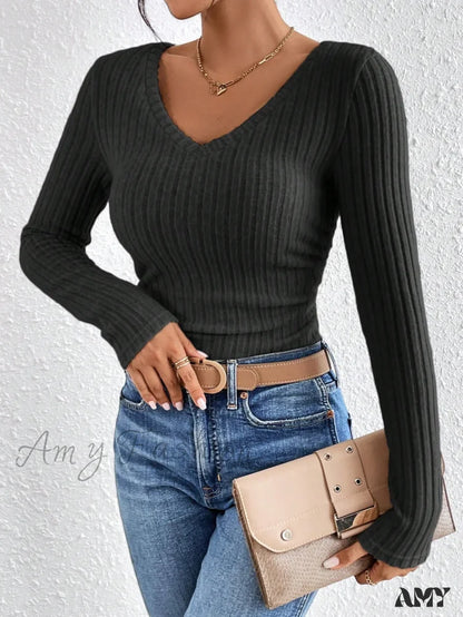 Amy Fashion - Solid V Neck Ribbed Knit Tee