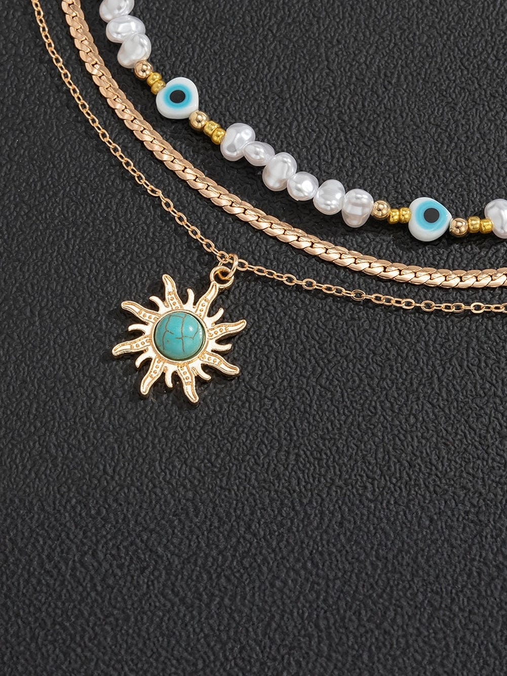 Turquoise and Pearl Layered Necklace with Bohemian Sunburst 디자인