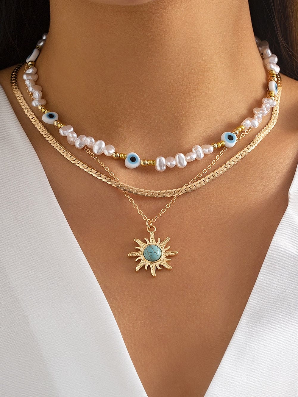 Turquoise and Pearl Layered Necklace with Bohemian Sunburst 디자인