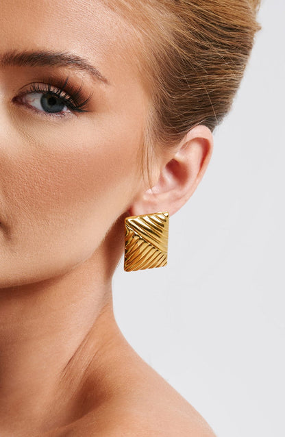Bold Ribbed  Square Stud Earrings