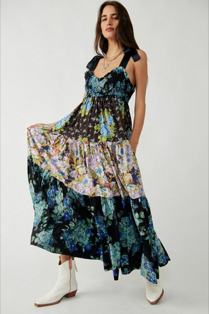 Smocked Sweetheart Neck Tie Shoulder Tiered Floral Paisley Maxi Dress