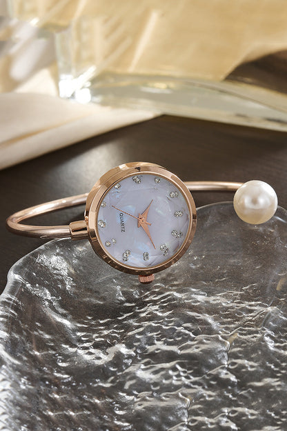 Fashionable Mother-of-Pearl Diamond Pointer Bracelet Watch