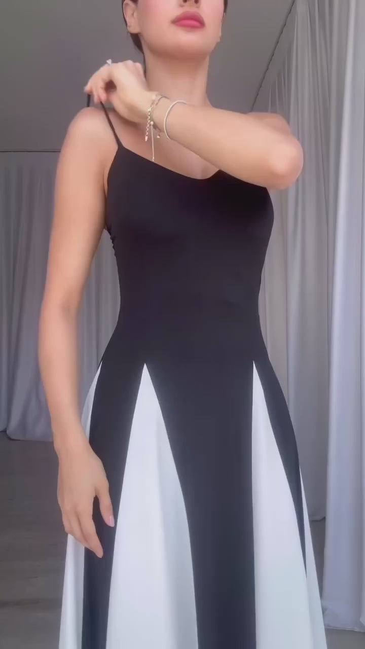 Spaghetti Strap Sweetheart Neck Contrast Panel Godet Pleat Maxi Dress