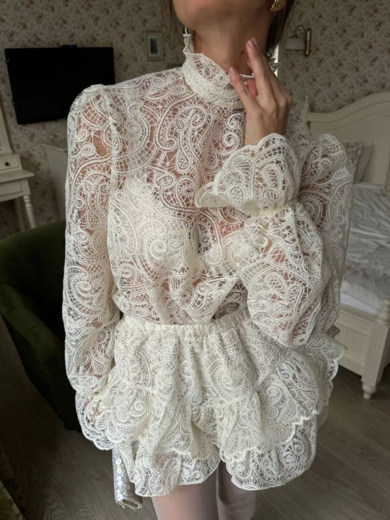 Viv Lace Set
