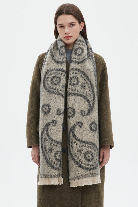 Thick Paisley Jacquard Short Fringe Scarf