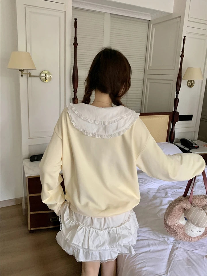 Yellow Sheep Peterpan Collar Sweatshirt