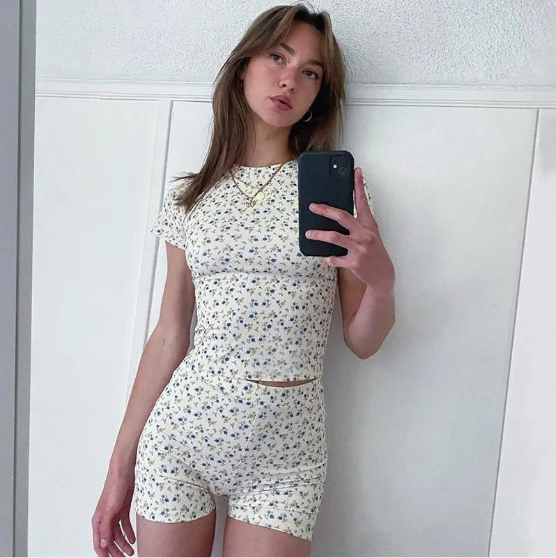 2PCS Floral Print Short Sleeve T-shirt + Shorts