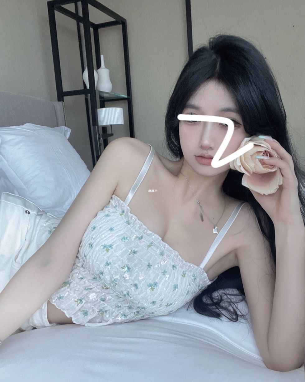 Floral Ruched Backless Crop Top