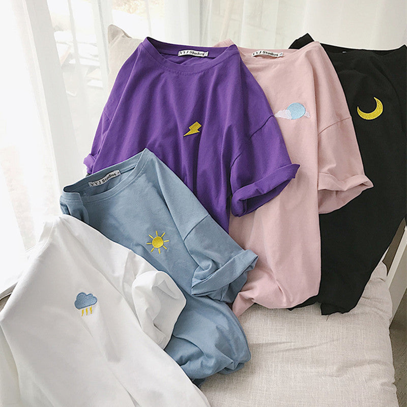 Cute Casual Cartoon Moon Sun Star Cloud Embroidery Loose T-shirt Short Sleeve Tee Shirt Top E-Girl Kawaii Korean Japanese Harajuku Retro Streetwear