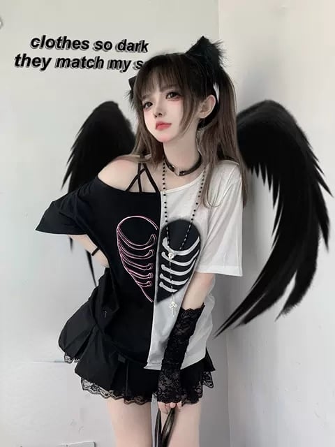Black & White Heart Rib Skull Short Sleeve T-shirt