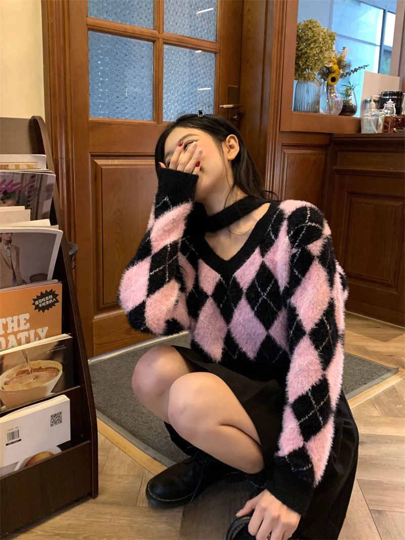 Black & Pink Lattice V Neck Sweater