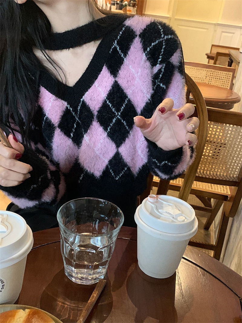Black & Pink Lattice V Neck Sweater