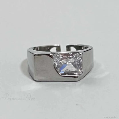 Gender-neutral Vintage Wings Skeleton Gothic Ring