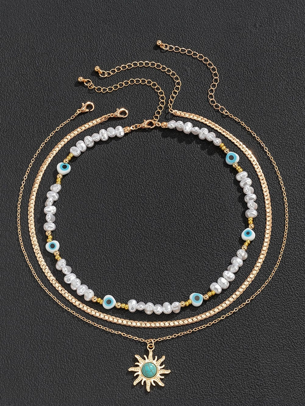 Turquoise and Pearl Layered Necklace with Bohemian Sunburst 디자인