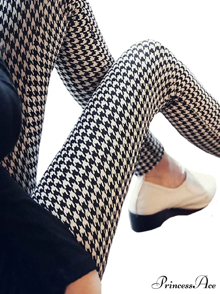 Graffiti Floral Patterned Print Elastic Design Leggings
