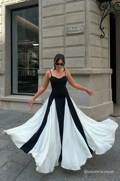 Spaghetti Strap Sweetheart Neck Contrast Panel Godet Pleat Maxi Dress
