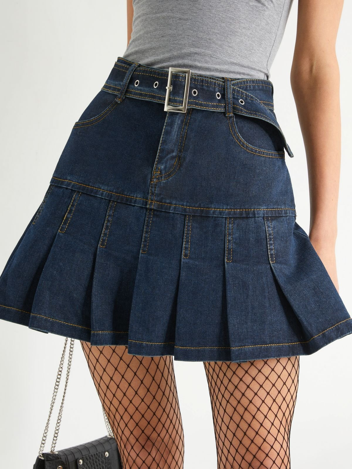 Buckle Belted Pleated Mini Skirt