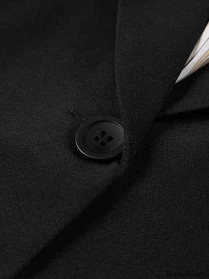 Mind My Graceful Business Crop Blazer