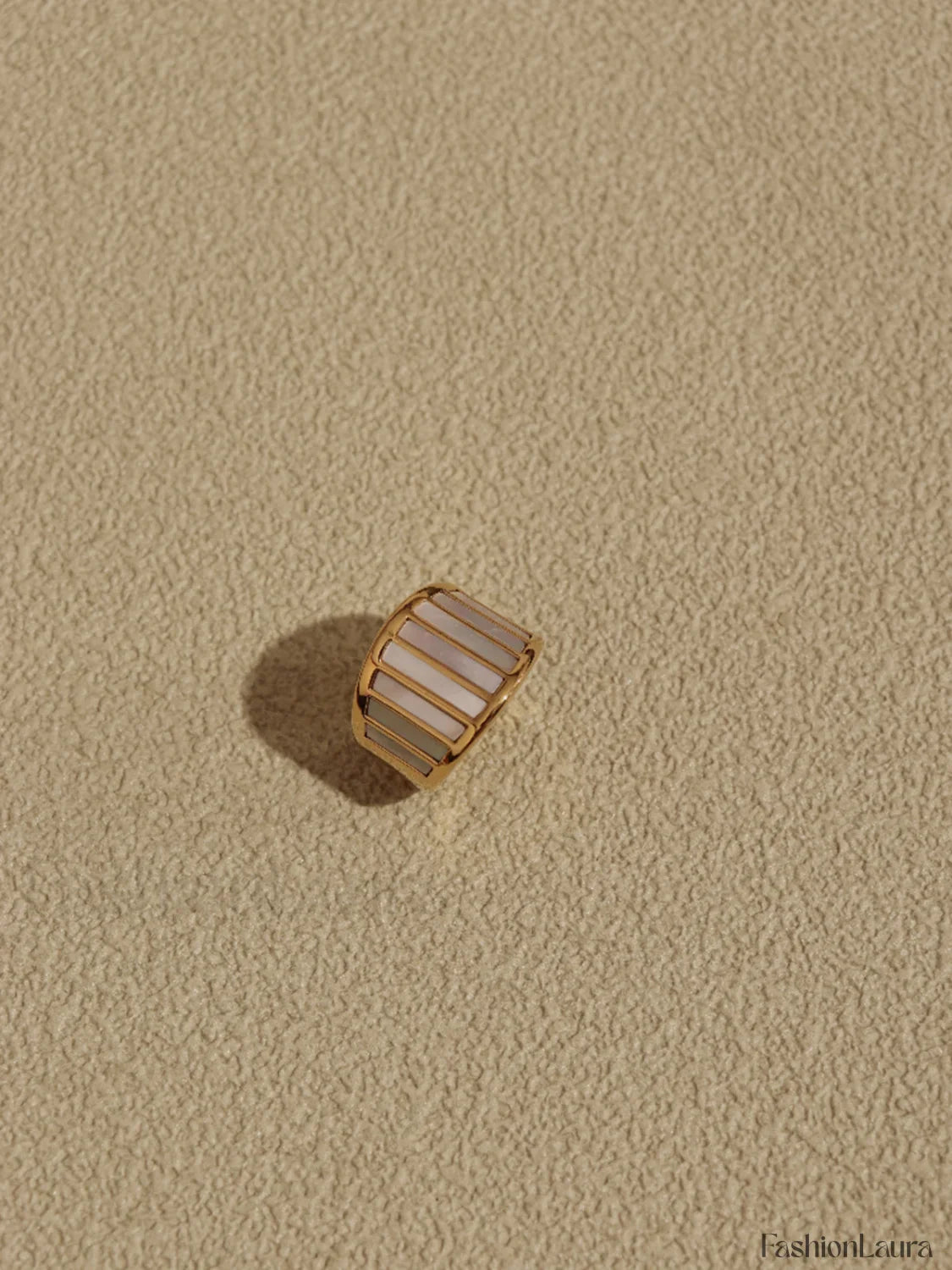 Pinctada Charming Decor Ring