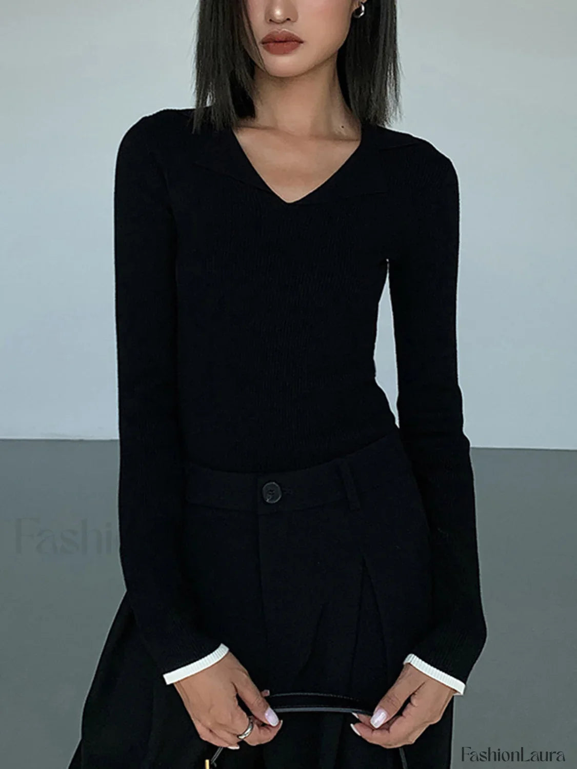 Slinky V-neck Collar Trendy Ribbed Knit Top