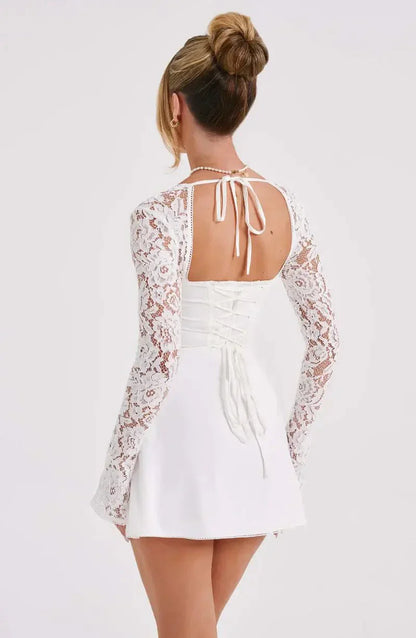| Lace-Trim Bodycon Mini Dress – Sweetheart Neckline