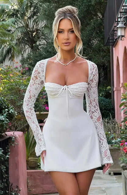 | Lace-Trim Bodycon Mini Dress – Sweetheart Neckline