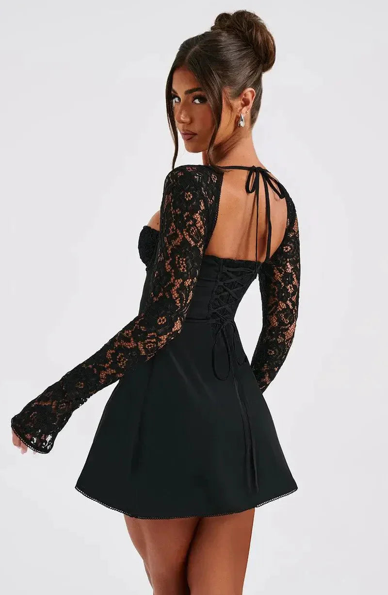 | Lace-Trim Bodycon Mini Dress – Sweetheart Neckline