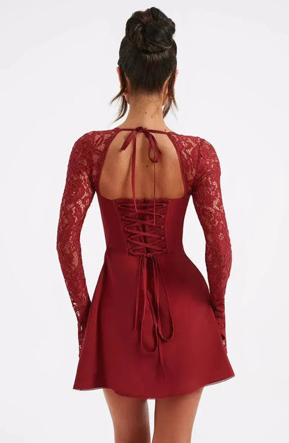 | Lace-Trim Bodycon Mini Dress – Sweetheart Neckline