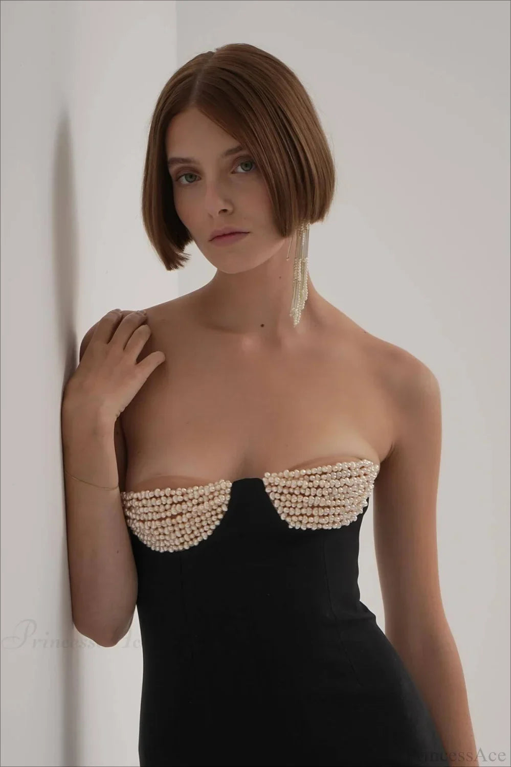 Solid Black Pearl-Cup Stretchy Bodycon Evening Dress