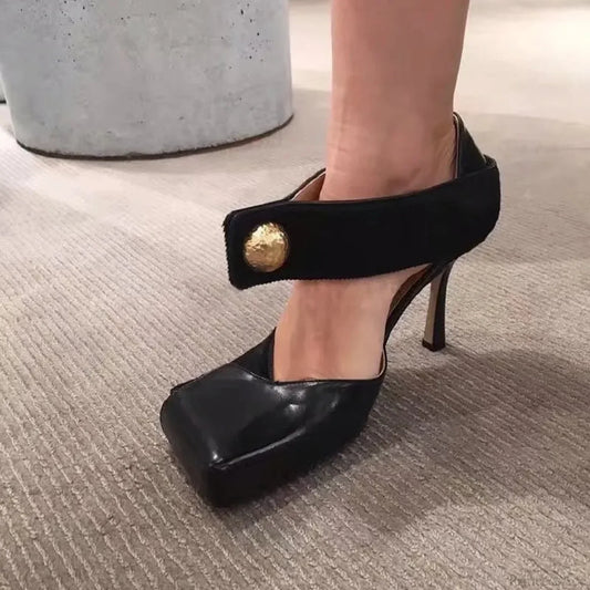 Square Mind Pumps Medieval High Heel