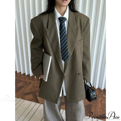 Structured Wide Shoulder Blazer