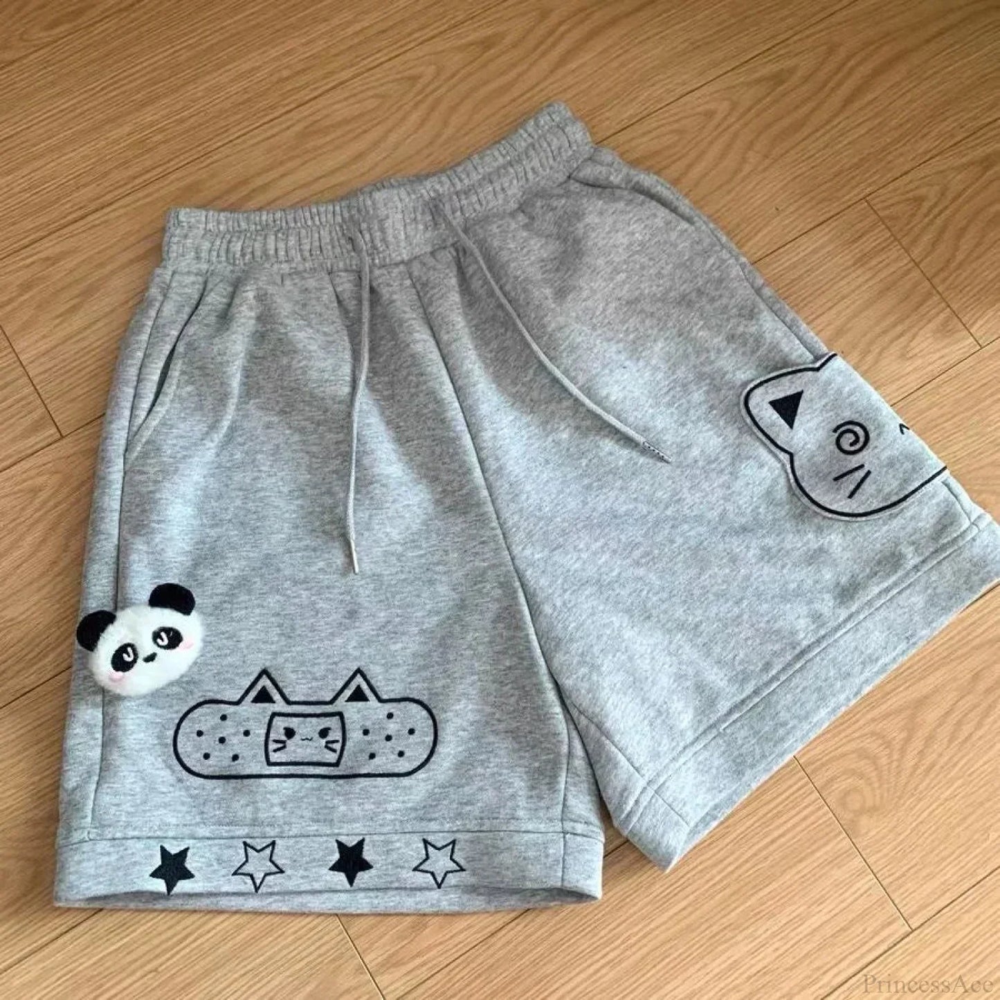 Wing Pocket Decorated Short