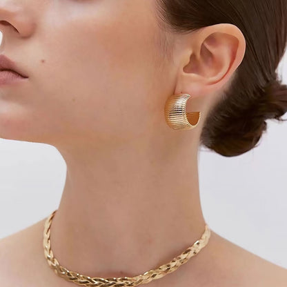 YOU STYLE IT Wide Metallic Ribbed Textured Hoop Earrings