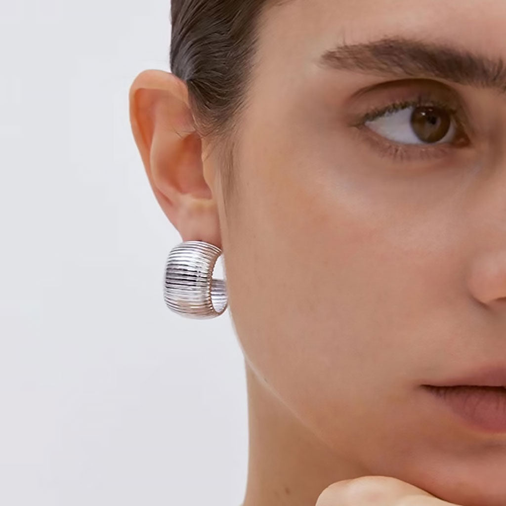 YOU STYLE IT Wide Metallic Ribbed Textured Hoop Earrings